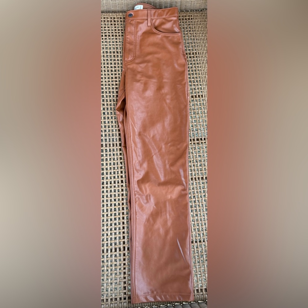 🦋 Abercrombie & Fitch Ultra High Rise Vegan  Leather Pants
